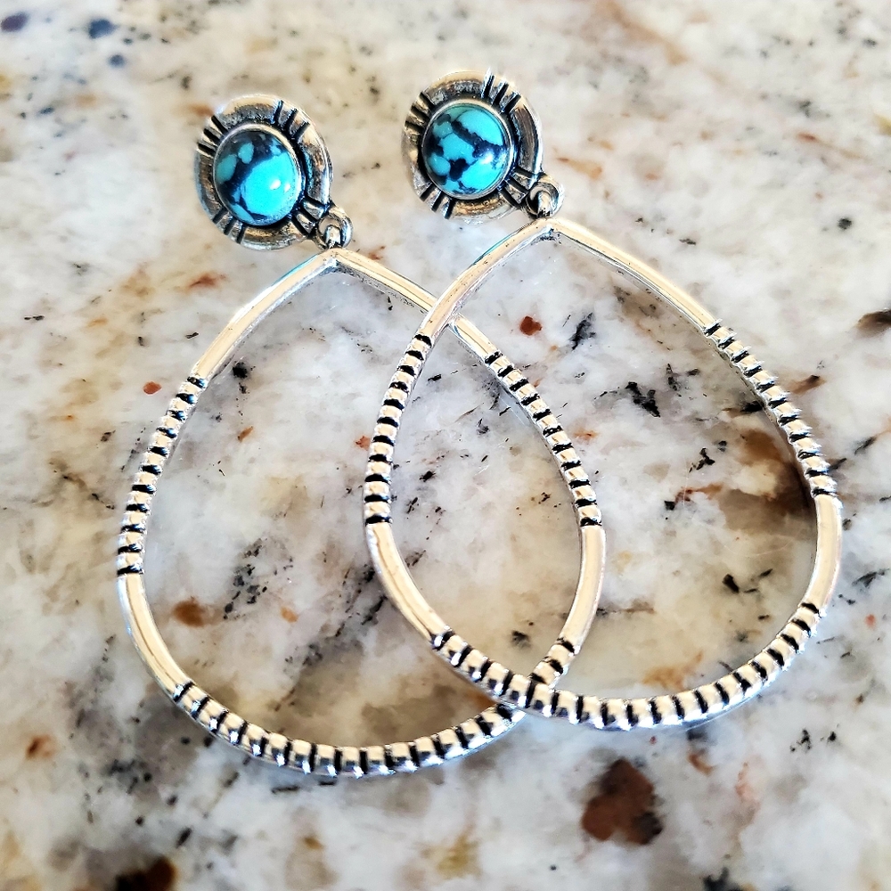 925 Sterling Silver large etched hoop earrings - Picture 3 of 8